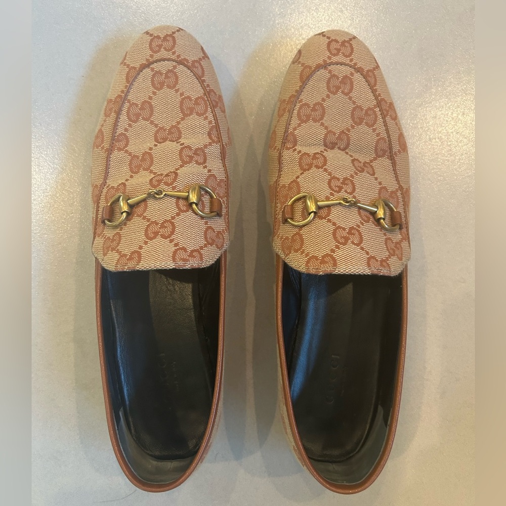 Gucci Jordaan womens Horsebit GG Monogram Canvas Loafer-beige, rust, size 38.5